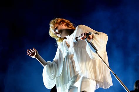 Koncert Florence + The Machine: Mówimy o Magii Muzycznej i Odważnych Występach